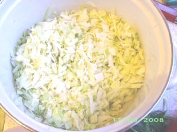Салат витаминный с капустой: шаг 3