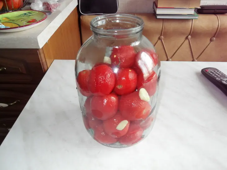 Маринованные помидоры (всего за сутки): шаг 3