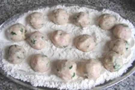 Куриные фрикадельки в сливочном соусе: шаг 4