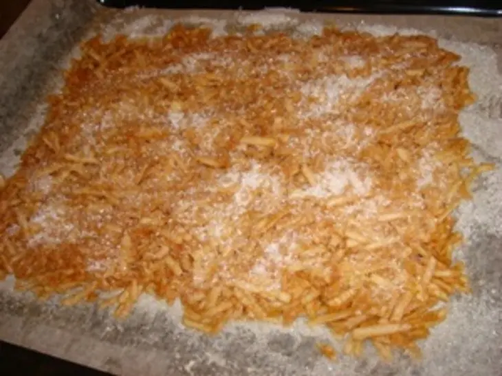 Шоколадный рулет с яблоками: шаг 2
