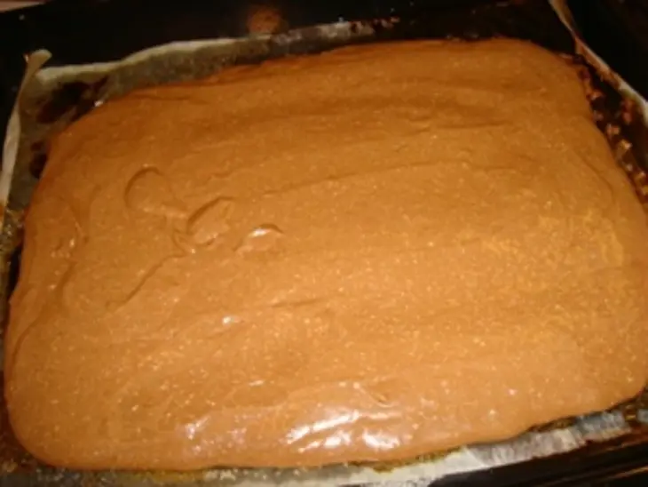 Шоколадный рулет с яблоками: шаг 4