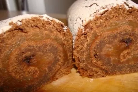 Шоколадный рулет с яблоками: шаг 8