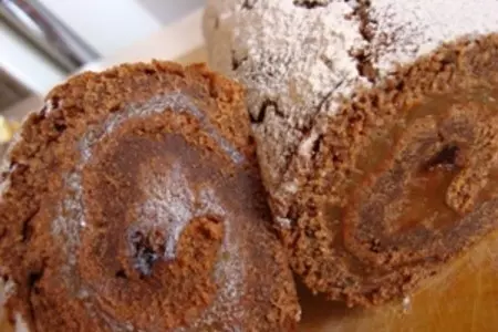Шоколадный рулет с яблоками: шаг 9