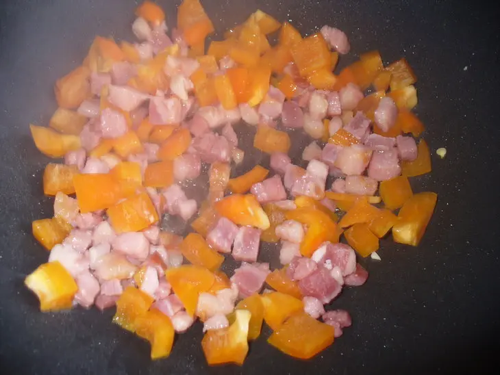 Брюссельская капуста с беконом и фаршем: шаг 4