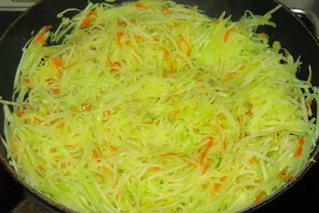 Мясные шарики с рисом и кольраби.: шаг 2