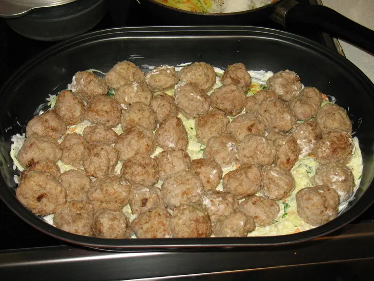 Мясные шарики с рисом и кольраби.: шаг 3