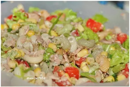 Салат с тунцом и макаронами: шаг 5