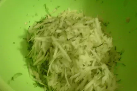 Оладьи кабачковые с ржаной мукой: шаг 1