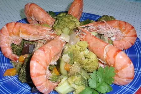 Тушеные овощи с королевскими креветками: шаг 6