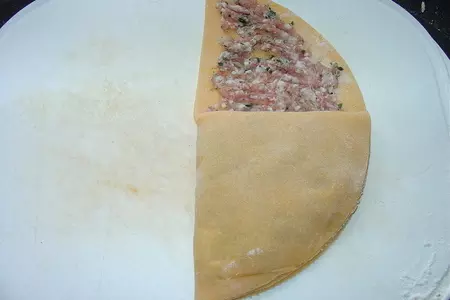 Мясные уголки или слоёные чебуреки.: шаг 3