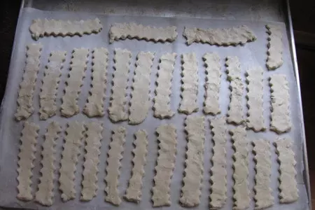 Палочки из сырого картофеля, жареные и печёные: шаг 3