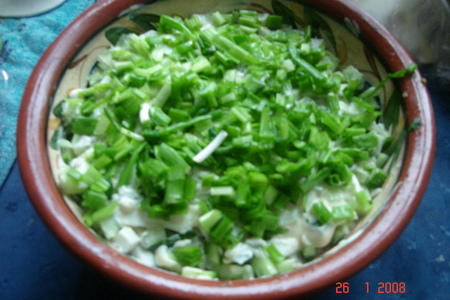 Салат из печени трески: шаг 2