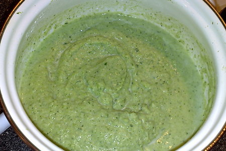 Суп-пюре из брокколи и цветной капусты: шаг 1