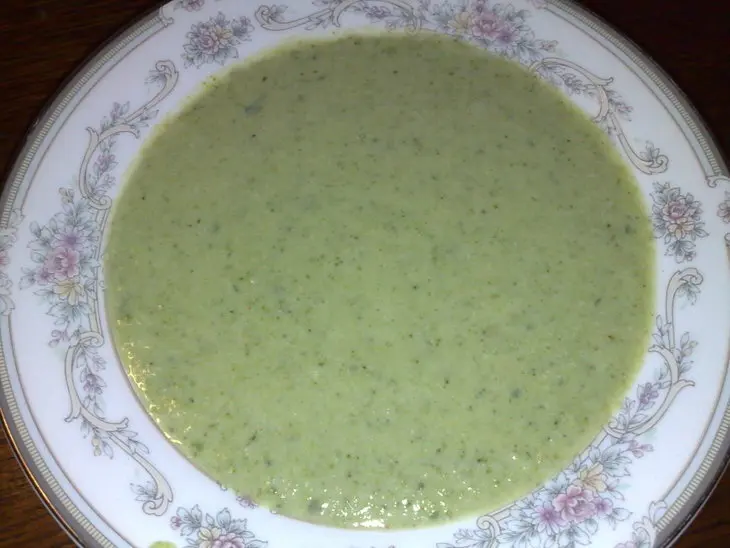 Суп-пюре из брокколи и цветной капусты: шаг 2