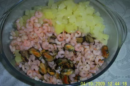 Салат из морепродуктов с авокадо: шаг 1
