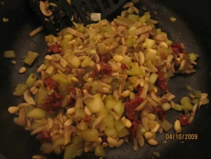 Каннеллони с цуккини, грибами и кедровыми орешками: шаг 2