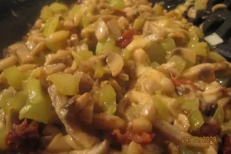 Каннеллони с цуккини, грибами и кедровыми орешками: шаг 4