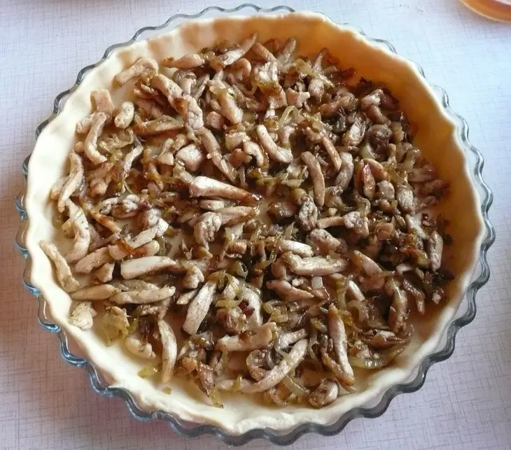 Пирог с курицей и брокколи: шаг 7