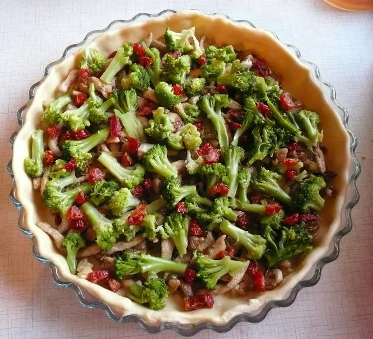 Пирог с курицей и брокколи: шаг 8