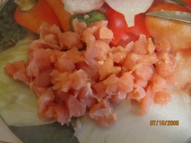 Конкильони(лумакони) с курицей, ананасами и сыром чеддер: шаг 1