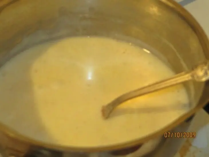Конкильони(лумакони) с курицей, ананасами и сыром чеддер: шаг 3