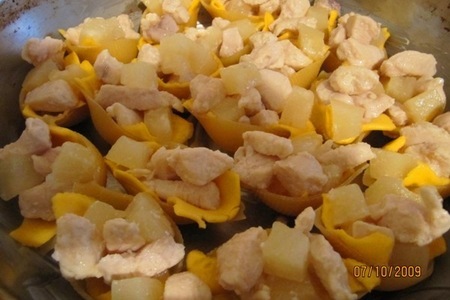 Конкильони(лумакони) с курицей, ананасами и сыром чеддер: шаг 5