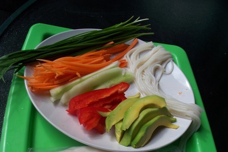 Салат овощной с рисовой лапшой.  полезно - вкусный /вариант !!!!: шаг 1