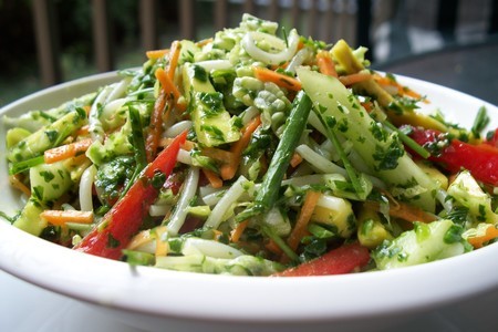 Салат овощной с рисовой лапшой.  полезно - вкусный /вариант !!!!: шаг 3
