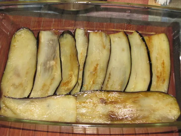 Куриная грудка, запечённая с баклажанами и помидорами: шаг 2