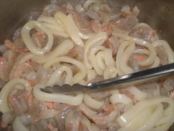 Паелья из море продуктов: шаг 7