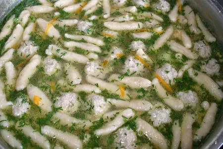 Суп с ржаными галушками и мясными фрикадельками: шаг 5