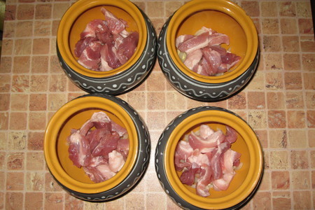 Свинина с овощами запеченая в горшочке: шаг 6