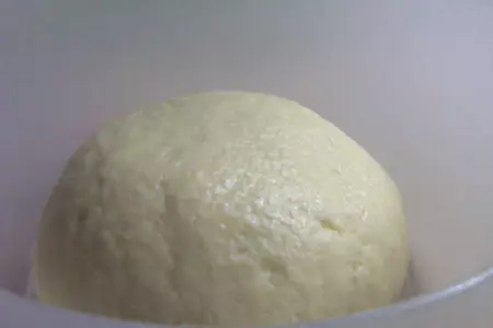Лепешка с грушей, сыром dorblu и рукколой.: шаг 2