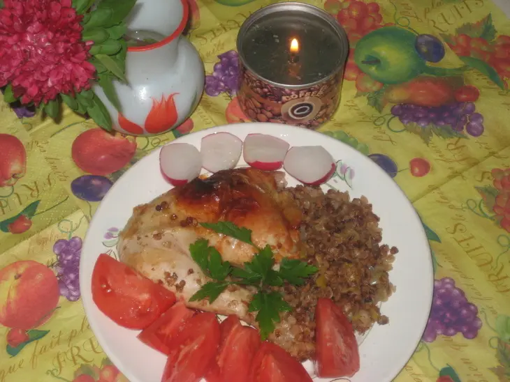 Курочка с гречей и луком-пореем из духовки.: шаг 4
