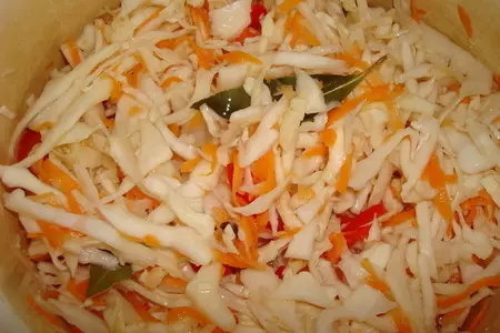 Капуста  маринованная с перцем: шаг 1