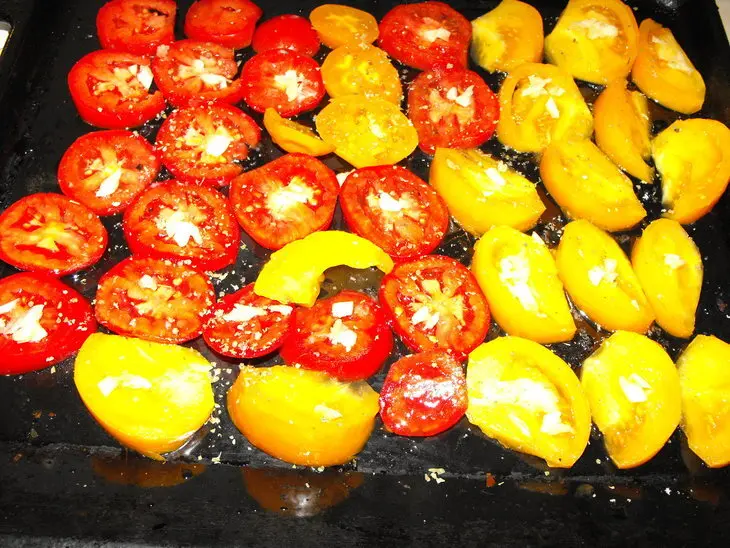 Сырная запеканка с помидорами и ветчиной: шаг 1