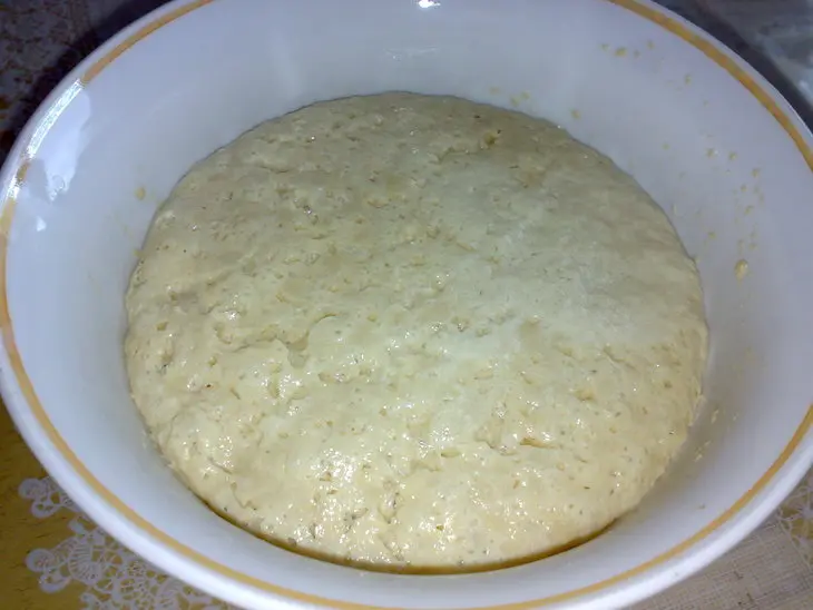 Узелки с сыром и чесноком: шаг 1