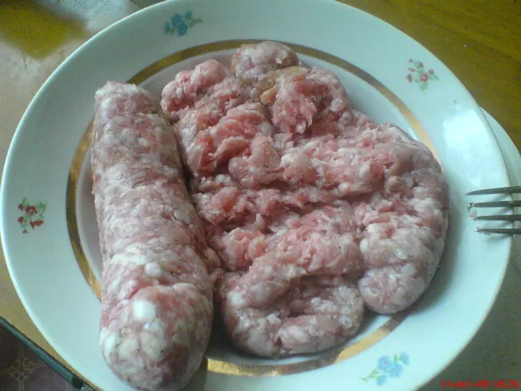 Макароны с колбасками и укропом: шаг 1