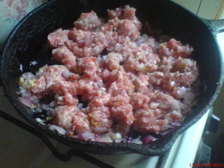 Макароны с колбасками и укропом: шаг 4