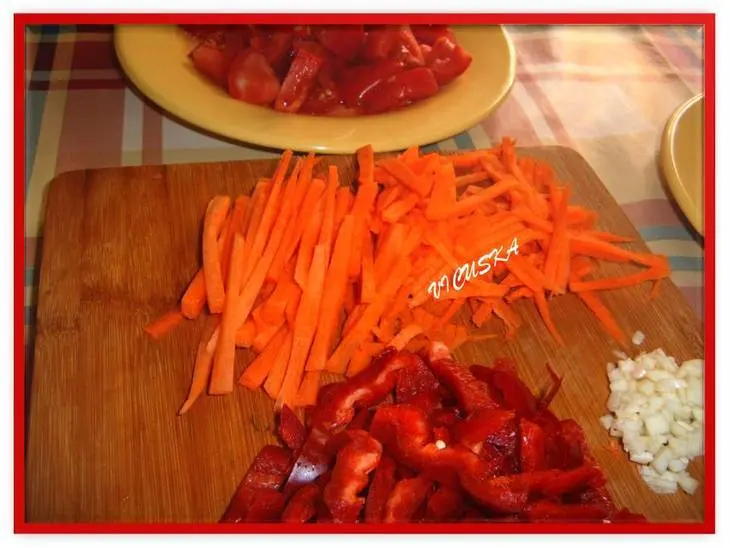 Запеканка из цветной капусты, мяса и овощей, уложенные слоями: шаг 2