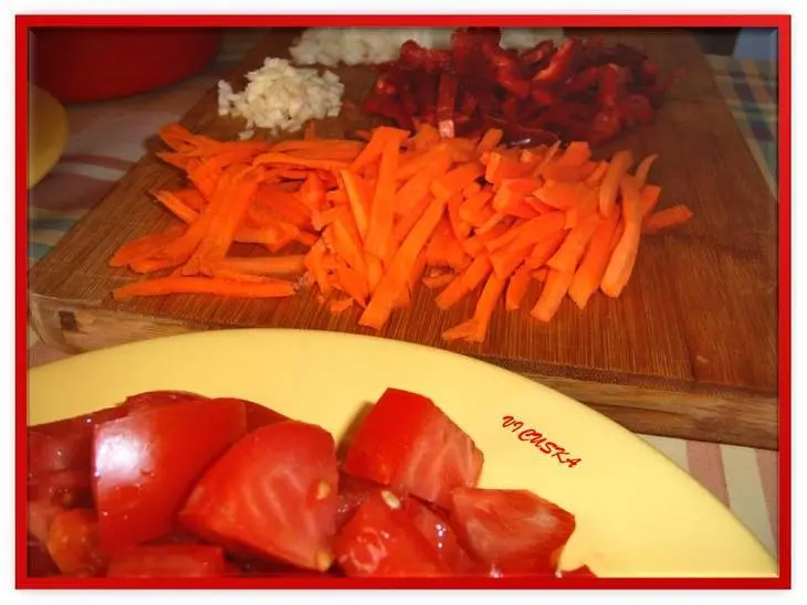 Запеканка из цветной капусты, мяса и овощей, уложенные слоями: шаг 3