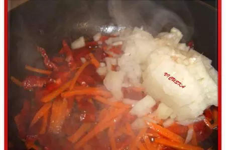 Запеканка из цветной капусты, мяса и овощей, уложенные слоями: шаг 4