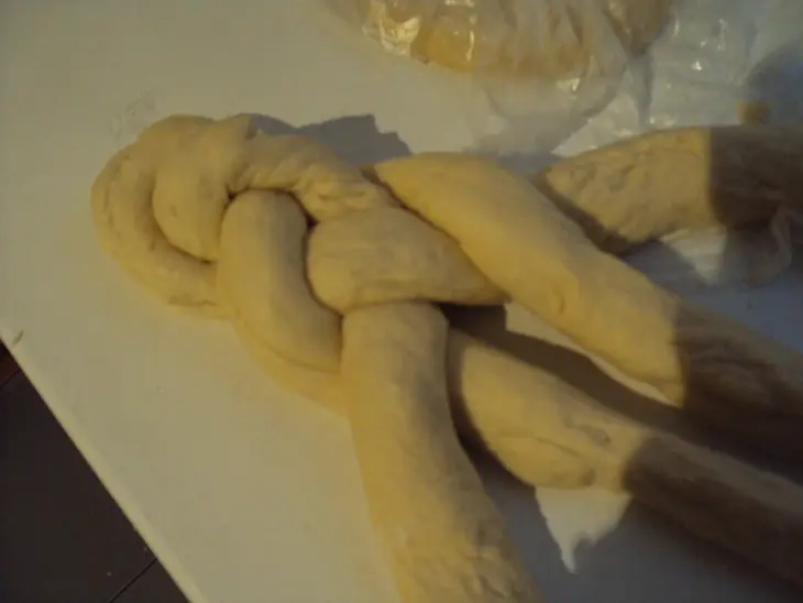 Шведский хлеб на йогурте (swiss braid): шаг 3