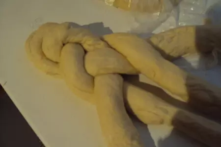 Шведский хлеб на йогурте (swiss braid): шаг 3