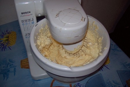Украшение торта масляным кремом: фото шаг 6