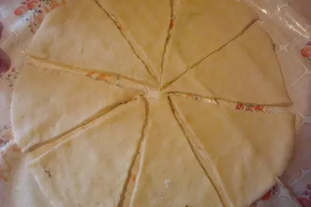 Рогалики из заварного дрожжевого теста: шаг 4