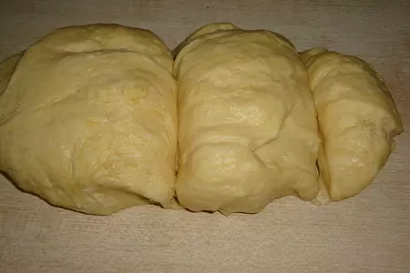 Сдобная булка-цветок: шаг 1