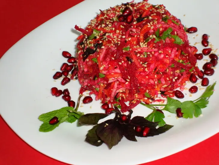 Cалат из свеклы с кольраби и кунжутом: шаг 4