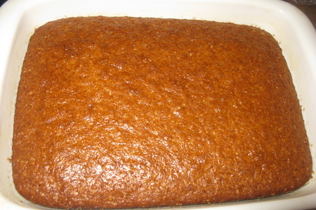 Бисквит на кефире, пирожные и торт из него: шаг 3