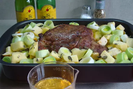Бедро индейки с овощами, пореем и майораном: шаг 6